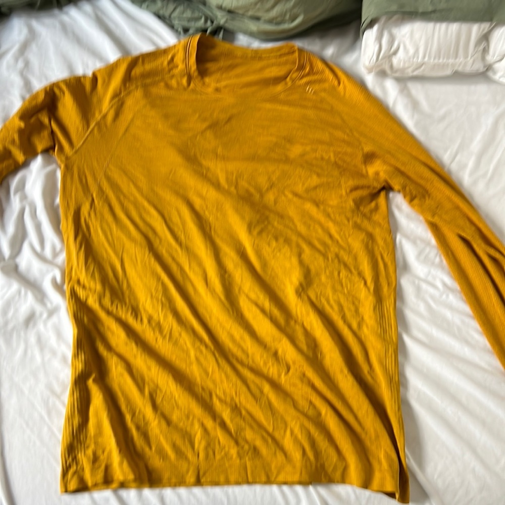 Long Sleeve Lululemon Metal Vent tech shirt